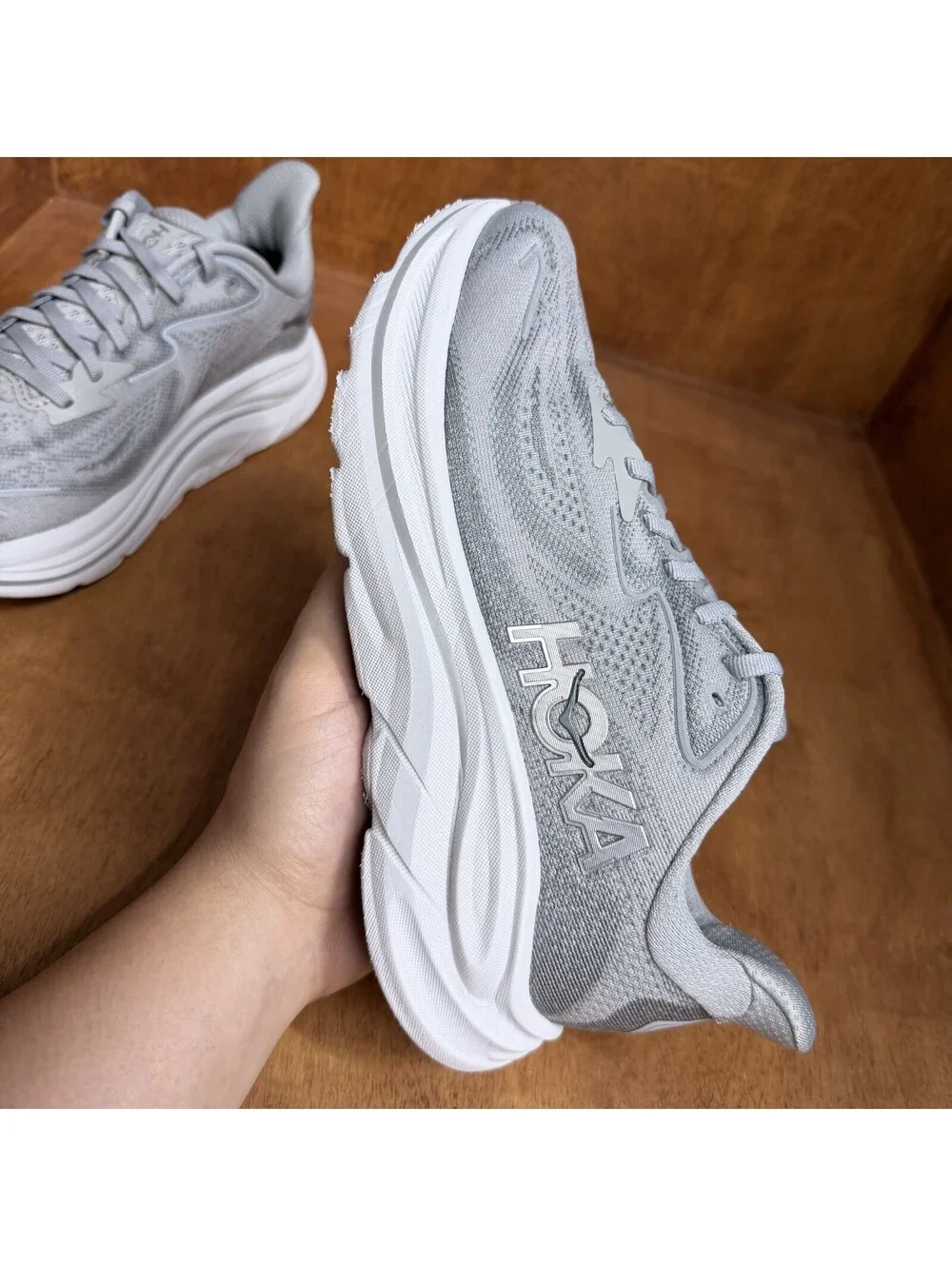 Hoka One One Clifton 10 Running Shoes Womens 7 D Wide Stellar Grey 1162050 SRYG